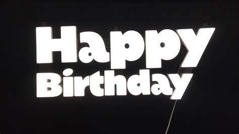 Neon LED Happy Birthday 80x34 cm podświetlany napis na urodziny