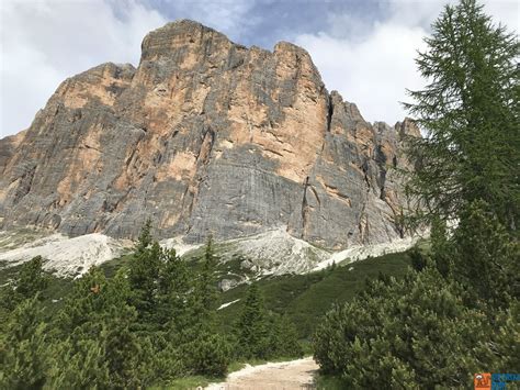 Tofana Di Rozes Per Via Ferrata Lipella Nel Mastodontico Mondo Delle