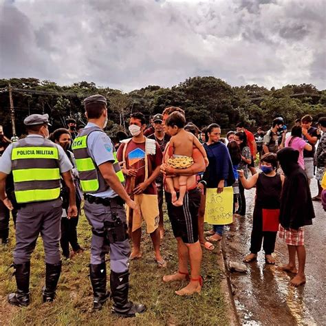 Indígenas protestam pelo 2º dia seguido em rodovia do litoral de SP