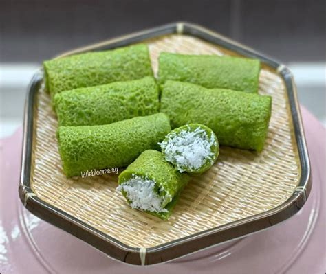 Kueh Dadar White Filling Version Food Drinks Homemade Bakes On