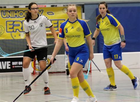 Floorball Damen Pokal Auf Augenhöhe mit Bundesliga Team Erlensee