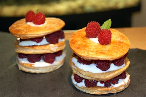 Recette De Mille Feuilles Aux Framboises Facile Et Originale