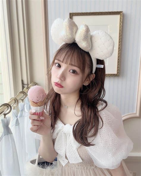 古澤里紗さんのインスタグラム写真 古澤里紗instagram「disney ~👸🏼 🍨🎀 久しぶりにディズニー行きまし