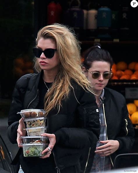 Kristen Stewart Et Sa Compagne Stella Maxwell Font Du Shopping à Los