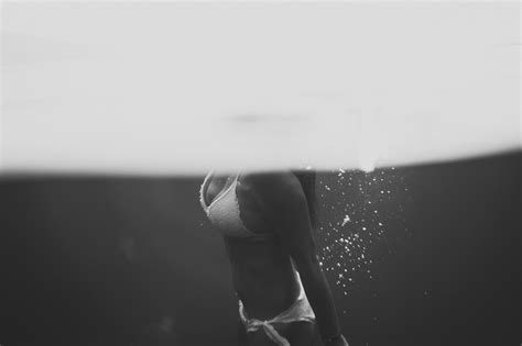 Wallpaper Women Underwater Bikini Monochrome 2048x1365 Wallpapermaniac 1301975 Hd