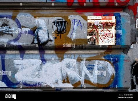 vandalism, criminal damage, graffiti, vandalisms, criminal damages, graffitis Stock Photo - Alamy