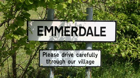 Emmerdale Legend Issues Warning To Fans And Co Stars Flood Him With