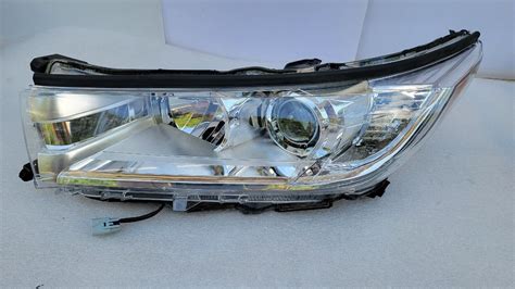 2017 2018 2019 Toyota Highlander Headlight Halogen Left Driver Side Lh