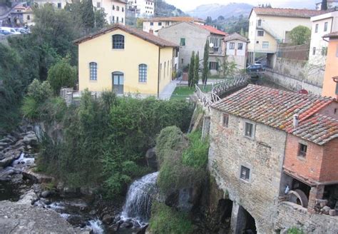 Il Mulino Pi Antico Della Toscana Si Trova In Un Borgo Davvero Da