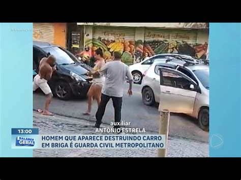 Casal destrói carro e saca arma para motorista após briga de trânsito