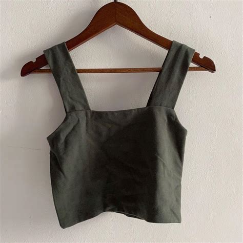 Abby Basic Cropped Top Hunter Green Ttr Women S Fashion Tops Sleeveless On Carousell