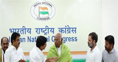 तेलंगाना में Kcr को बड़ा झटका कांग्रेस में शामिल हुए पूर्व मंत्री और