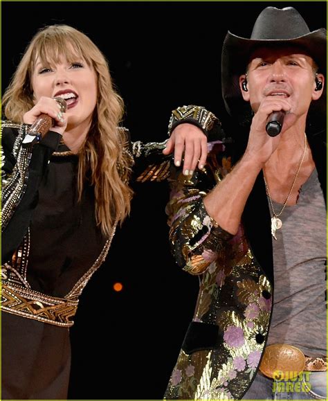 Taylor Swift Sings 'Tim McGraw' Live with the Real Tim McGraw & Faith ...