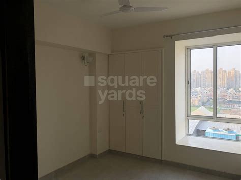 Rental Bedroom Sq Ft Apartment In Emaar The Palm Drive The