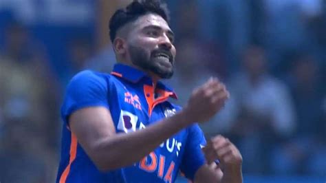 IND Vs AUS Mohammed Siraj Pulls Off Ronaldo S Siuuu Celebration After