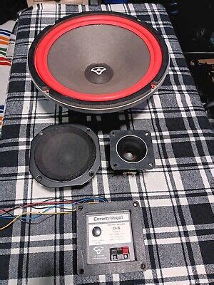 Beautiful Cerwin Vega D 5 Large 3 Way Floor Speakers 12 Woofer No Box