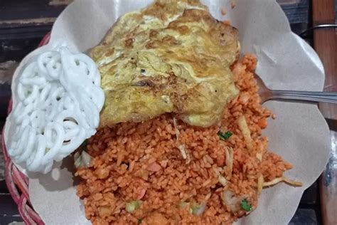 ENAK Rekomendasi Tempat Makan Nasi Goreng Paling Legendaris Di Malang