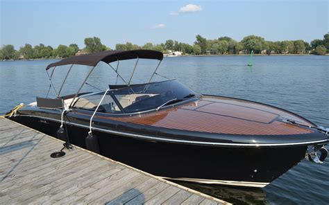 Riva Iseo 2013 le grand luxe à litalienne Le Guide du bateau