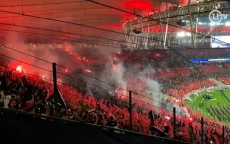 V Deo Veja O Mosaico E A Festa Da Torcida Do Flamengo Para Jogo Contra