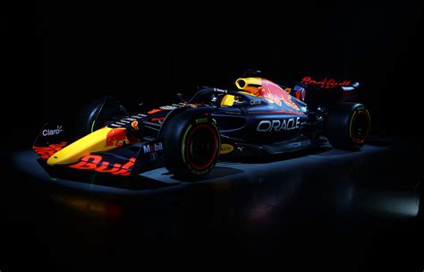 2022 Red Bull Racing RB18 Formula One racer revealed