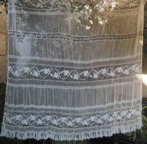 Large rideau ancien en tulle et dentelles déco shabby romantique