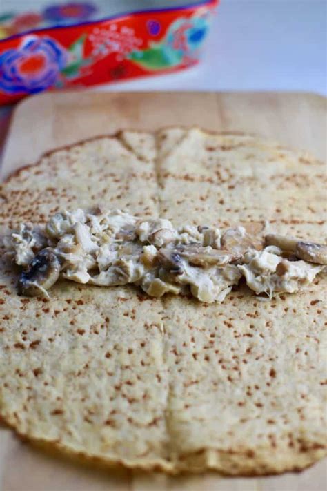 Easy Chicken Crepes with Mushrooms | gritsandpinecones.com