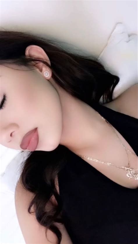 Pin by DORA Marques on Guardado rápido in Acrylic nails nude Nude nails Instagram photo