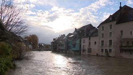 Intempéries 11 départements en alerte orange pour crues ou inondations