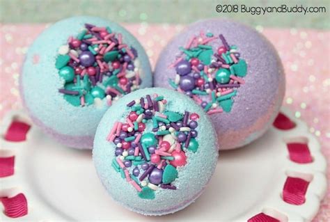 DIY Mermaid Bath Bombs with Coconut Oil - Buggy and Buddy