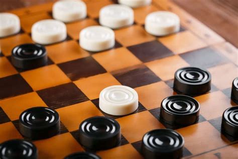 Магия и стратегия: Разгадываем смысл игры в шашки!