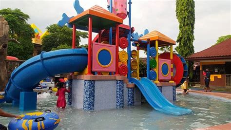 Dynasty Water Park Lokasi Jam Buka Harga Tiket Masuk 2025