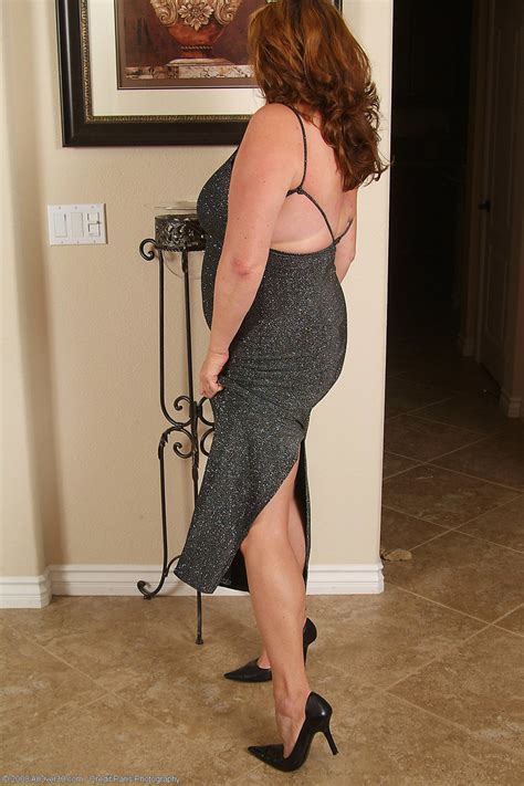 Chubby MILF Marishka Strips Naked Shows Her Fat Hairy Pussy Her Juicy Tits CoedCherry