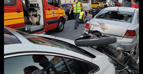 Motociclista De Anos Fica Ferido Ap S Colidir Contra Ve Culos