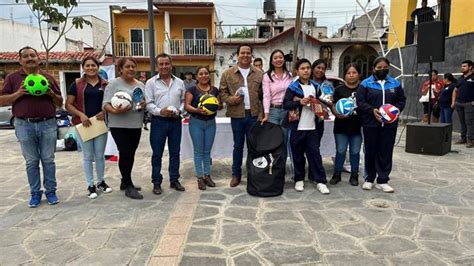 Alcaldesa Alma Reyes entrega material deportivo Boletín de Morelos