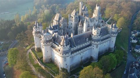 Did people live inside of castles during medieval times? - Quora