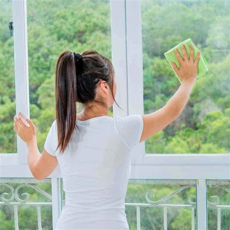 The Best Way To Clean Windows Without Streaks Happy Simple Living