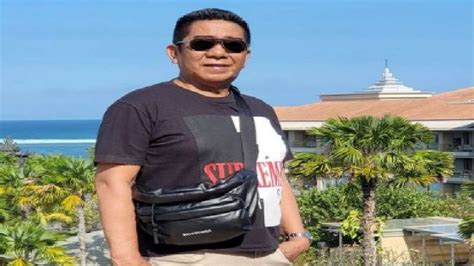 Foto Profil Dan Agama Henry Yosodiningrat Pengacara Polisi Hendra