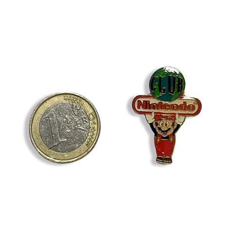 Vintage Club Nintendo Super Mario Pin Rare Collectabl Gem