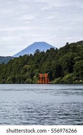 Torii Hakone Shrine Lake Ashi Japan Stock Photo Shutterstock