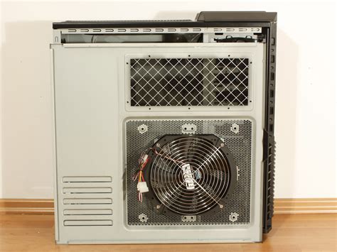 Cooler Master HAF 932 Review - A Closer Look - Inside | TechPowerUp