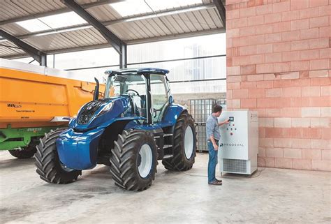 New Holland Agriculture Unveils Methane Powered Concept Tractor And Its