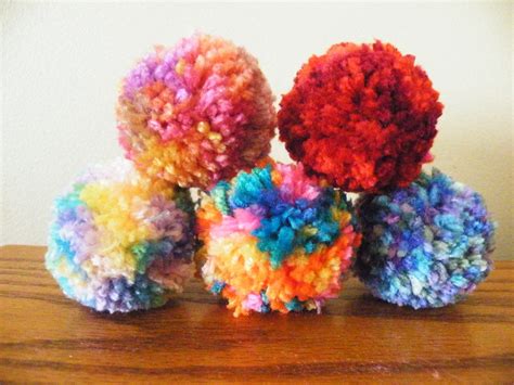 5 Handmade 2 Inch Ombre Yarn Pom Pom Cat Toy Balls Without