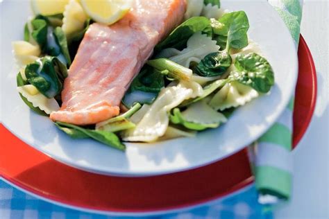 Farfalle Met Spinazie En Zalm Recept Allerhande Albert Heijn