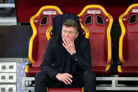 Napoli Coach Walter Mazzarri Misses Team Bus Forced To Return To