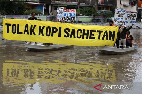 Kampanye Pengurangan Penggunaan Plastik Sekali Pakai Antara News