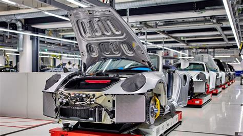 Porsche Annuncia Importanti Investimenti Per Il Suo Stabilimento Di