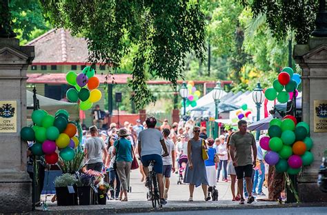 The 6 Best Brisbane Markets For Everything From Food To Fashion