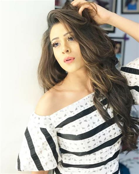 Hiba Nawab Hot And Spicy Navel In Bikini Images Galleries