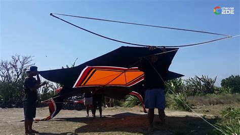 Layangan Bebean Lgs Team Sanur Sukses Mengudara Di Pantai Padang Galak