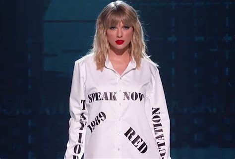 Watch Taylor Swifts Performance At The Amas 2019 Video Tvline